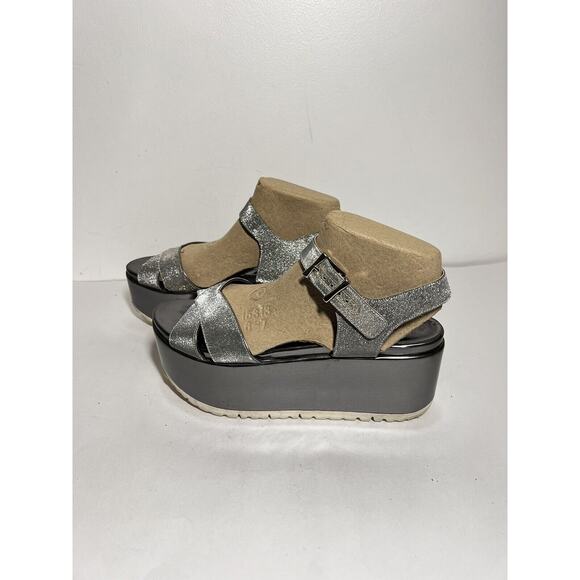 Stuart Weitzman EUC Silver Glitter Crosspath Flatform Platform Sandal Shoe 8.5 - Picture 1 of 8